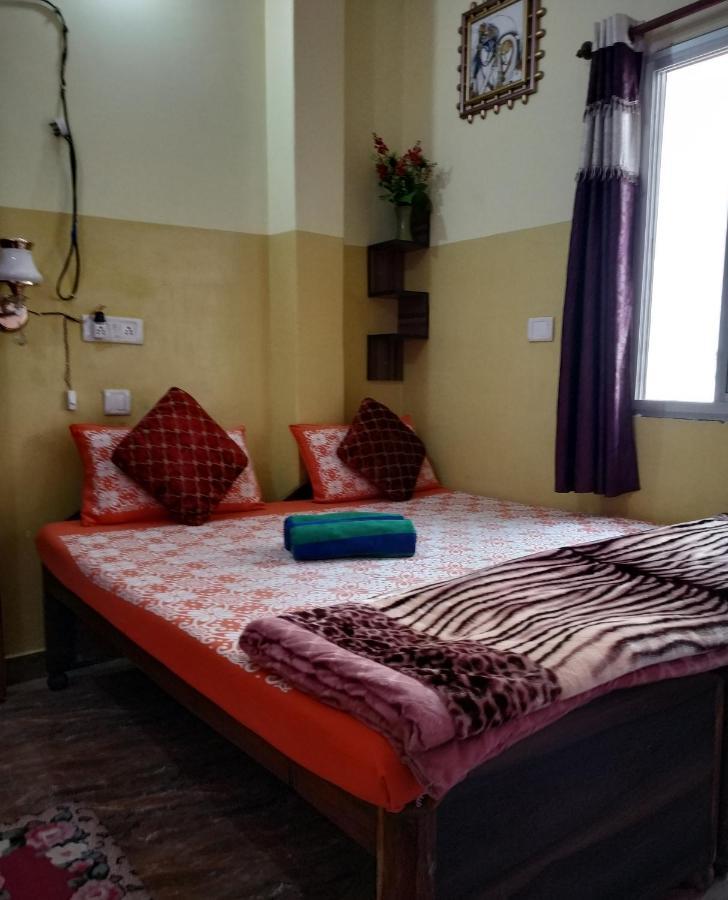 Azure Family Paying Guest House Varanasi Værelse billede