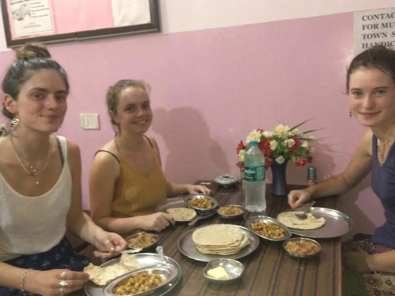 Azure Family Paying Guest House Varanasi Eksteriør billede